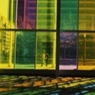 Разноцветное стекло в конференц центре Palais De Congres Montreal флаг Квебек Канада постер
