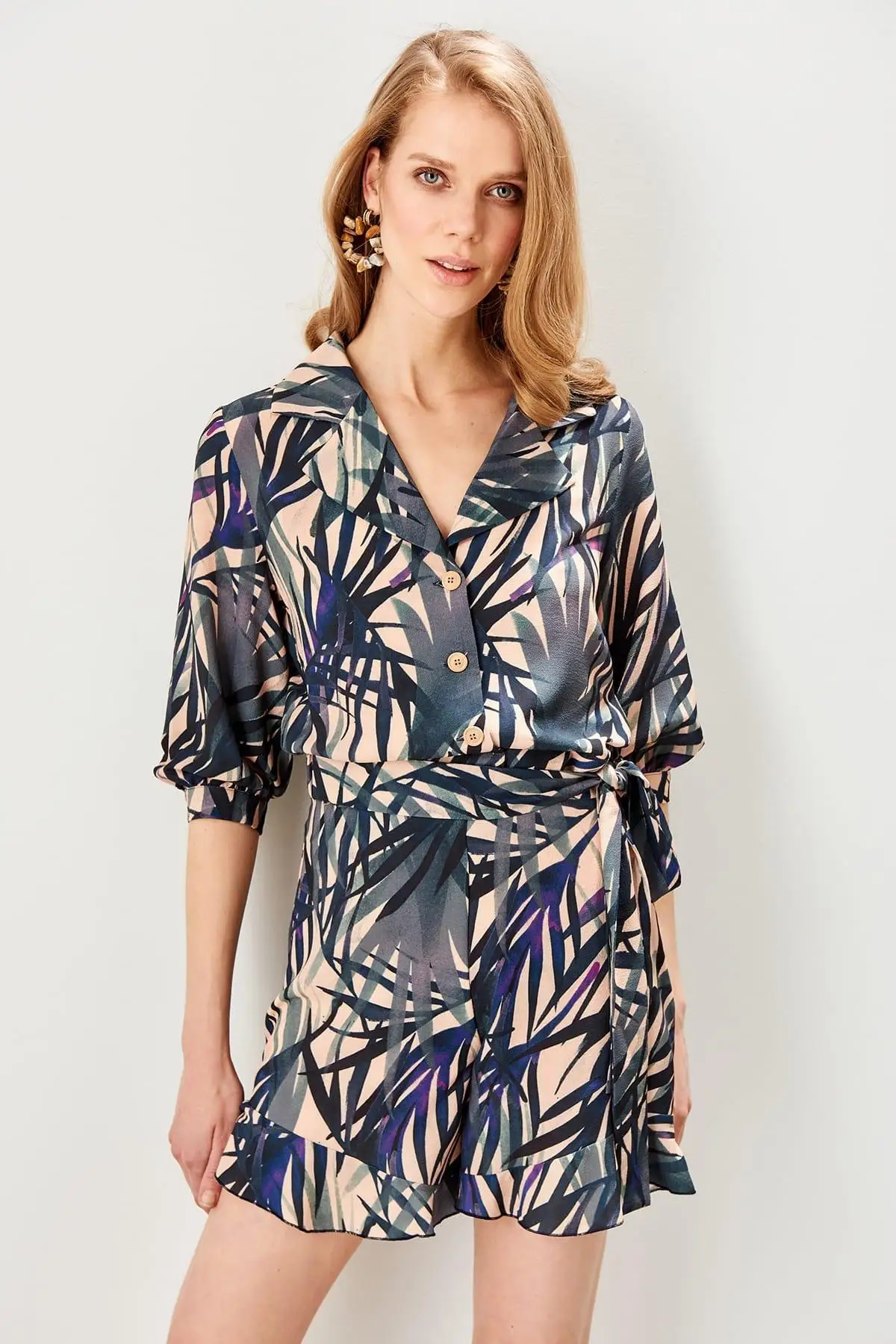 Trendyol шорты с разноцветным узором TWOSS19EH0160|Женские шорты| |
