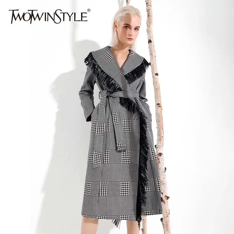 Женское клетчатое пальто TWOTWINSTYLE с длинным рукавом высокой талией и кисточками