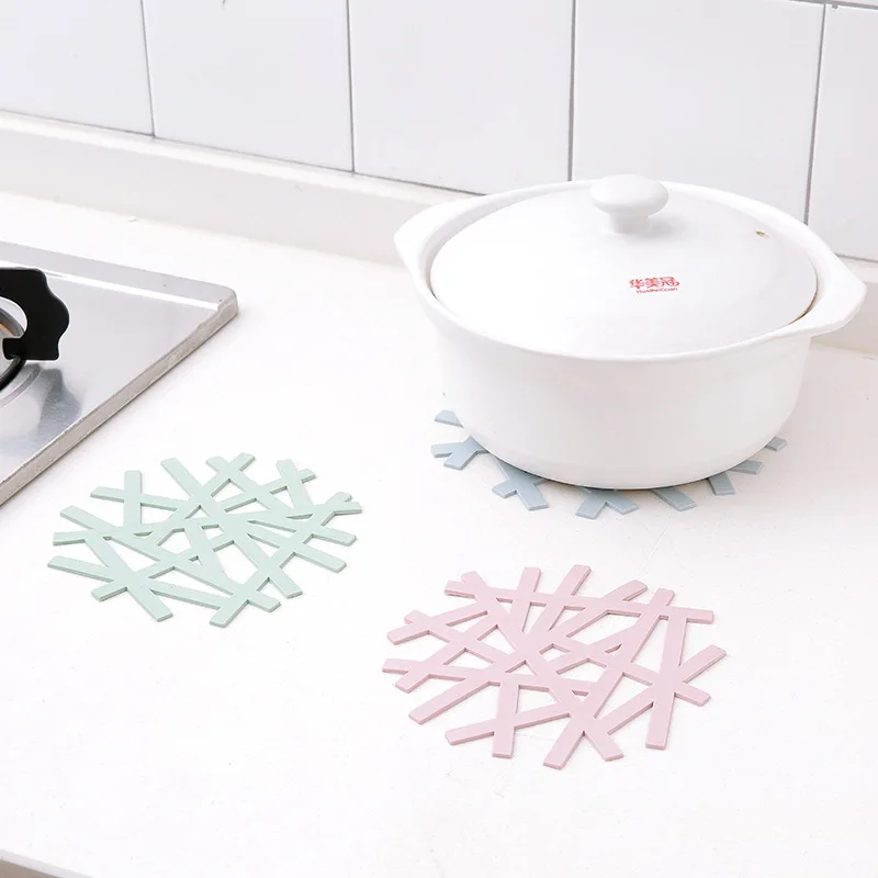1 шт. Снежинка Форма чашки под маркой Placemat изоляции с нескользящей подошвой для