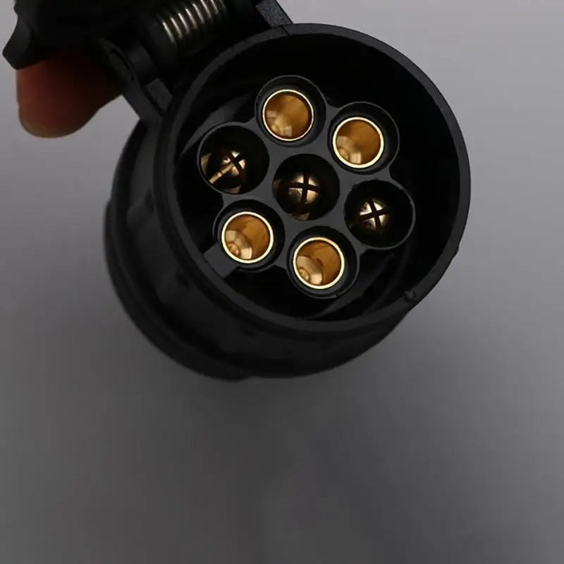 

13 to 7 Pins Plug Adapter 12V Electrical Converter Truck Trailer Connector High Quality European Round Hole Trailer Plug