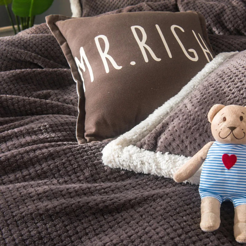 

4pcs Soft velvet Flannel Pure Bedding set Winter Warm Fleece Duvet cover set Bed Sheet Pillowcases Queen size bed linen40