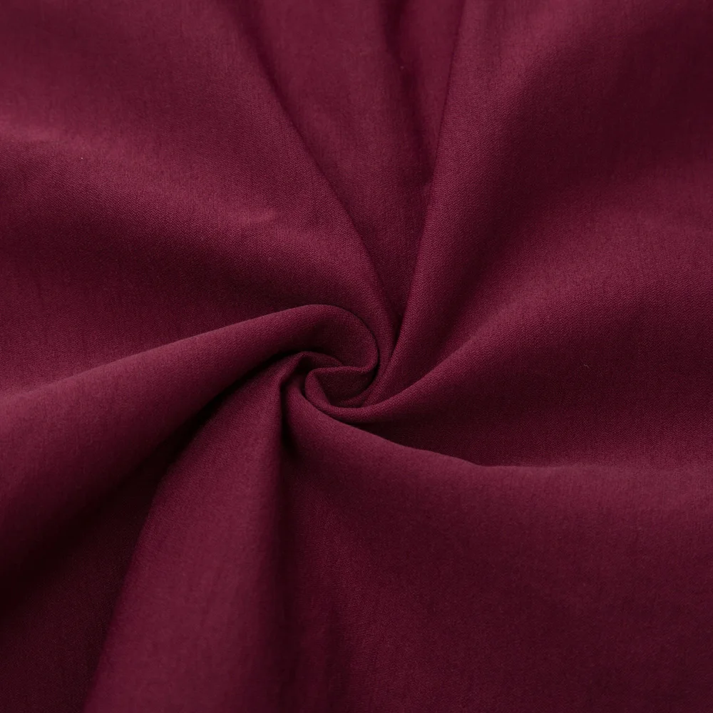 Женское платье-карандаш с вырезом лодочкой и прозрачным длинным рукавом в стиле