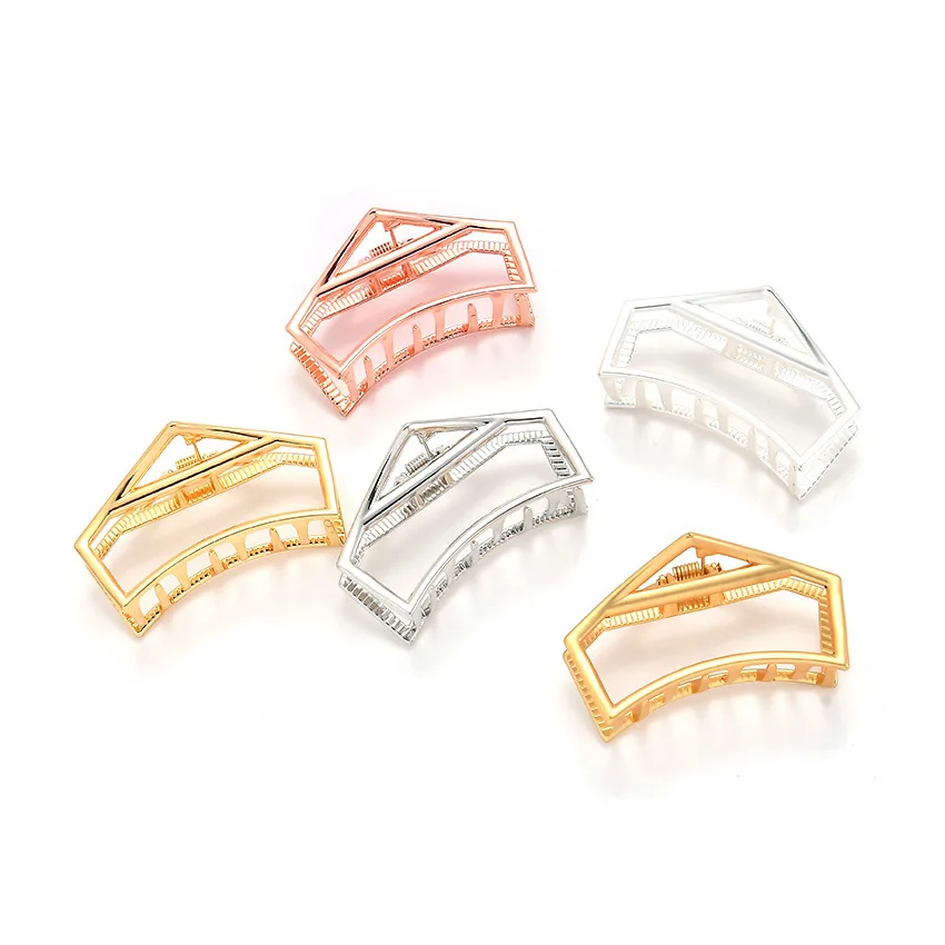 

2020 Metal Geometric Hair Claw Clip for Women Alloy Gold Crab for Hair Punk Hollow Out Hairpin Bathing Pony Tail Holder Hair Acc