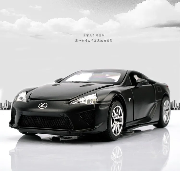 Розовый Lexus 1:32 из сплава для салонов девочек со светом и звуком с обратной стороны