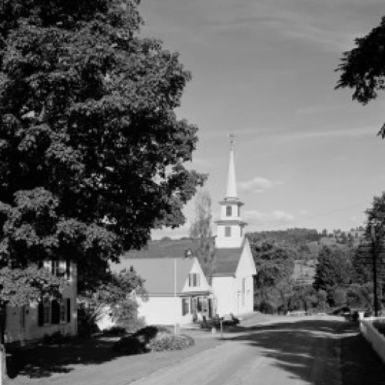 США Вермонт Уотерфорд Main Street Congregational Church and Library Poster Print (18x24) | Дом и сад