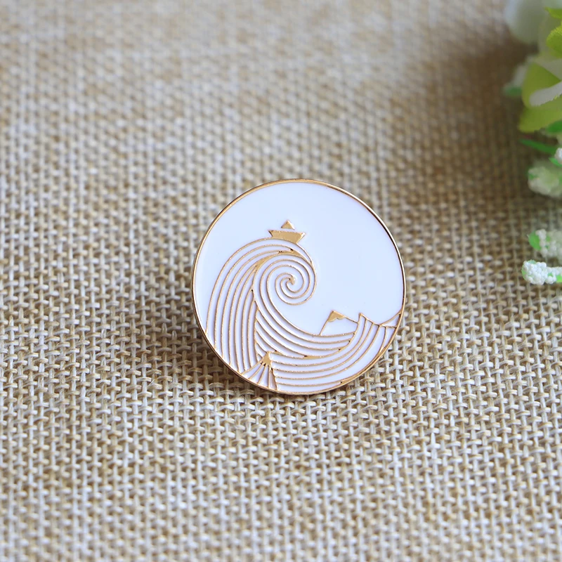 Wave Boat Brooches Golden Lines Round Enamel Pin for Boys Girls Lapel Pin Hat/bag Pins Denim Jacket Women Brooch Badge Q695