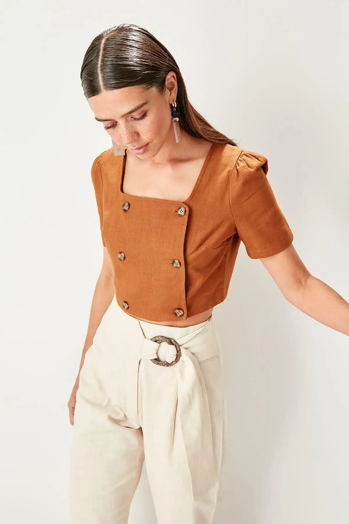 Trendyol верблюжья Кнопка деталь Bluz TWOSS19IE0061 |