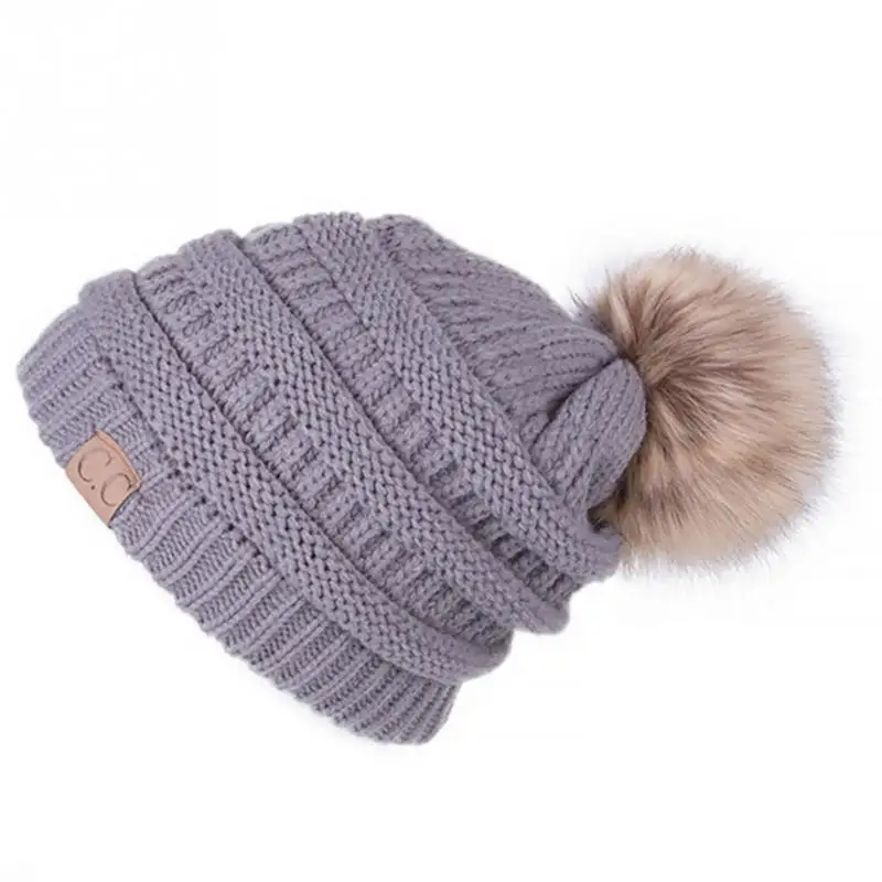 Женская шапка с помпоном вязаная крючком зимняя бини теплые плюшевые бальные