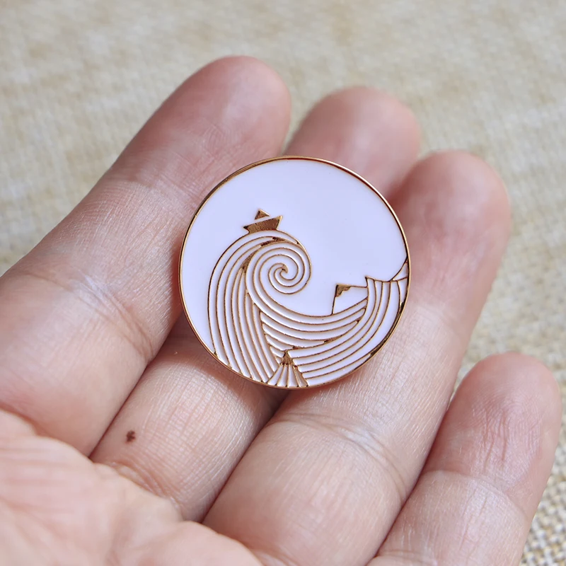Wave Boat Brooches Golden Lines Round Enamel Pin for Boys Girls Lapel Pin Hat/bag Pins Denim Jacket Women Brooch Badge Q695