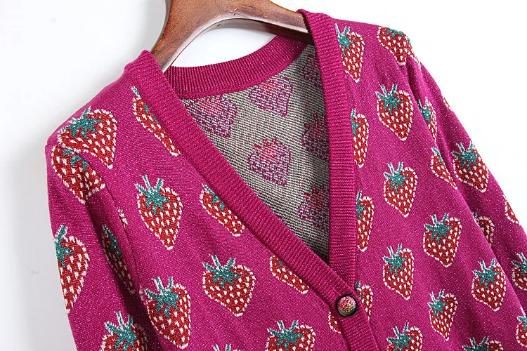 2019 autumn women's new sweet strawberry gold line sweater V-neck versatile coat cardigan women |