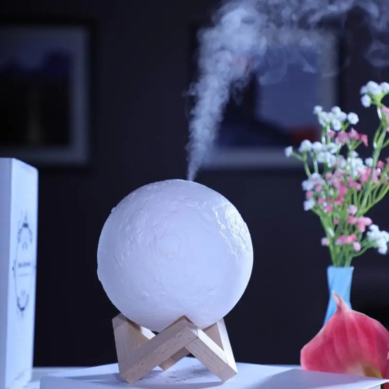 Фото Creative 880ML Air Ultrasonic Humidifier 3D Moon Lamp Light USB Charging LED Night Aroma Essential Oil Diffuser for Home Лампы и Creative 880ML Air Ultrasonic Humidifier 3D Moon Lamp Light USB Charging LED Night Aroma Essential Oil Diffuser for Home Лампы и