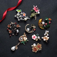 hot sale crystal flower brooches for women new retro fashion brooches clothes pins cute jewelry for women wholesale