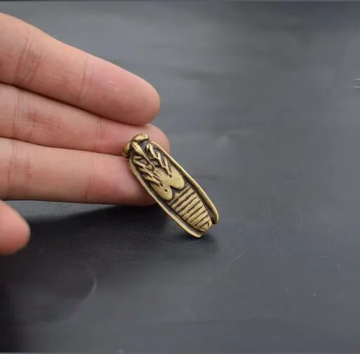 

Collectable Chinese Brass Carved Animal Cicada Exquisite Small Statues