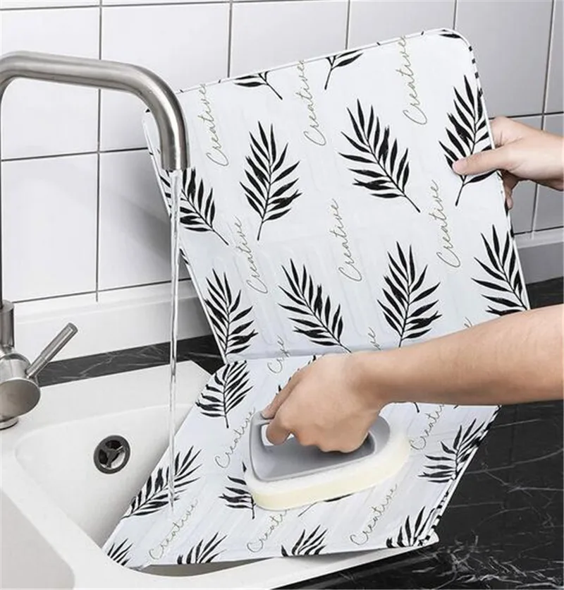 

New 50pcs Kitchen Gadgets Oil Splatter Screens Aluminium Foil Plate Gas Stove Splash Proof Baffle Home Kitchen Cooking Tools