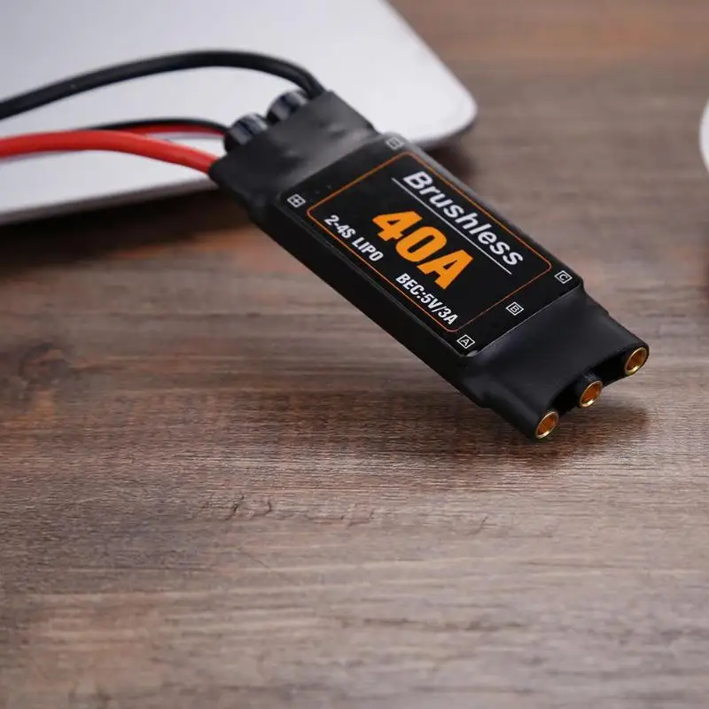 Аксессуары для радиоуправляемого летательного аппарата с мультиосевой моделью