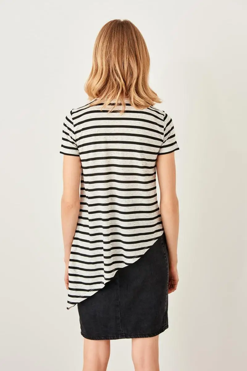 Trendyol разноцветная полосатая трикотажная футболка с принтом бойфренда TWOSS19FV0202 |