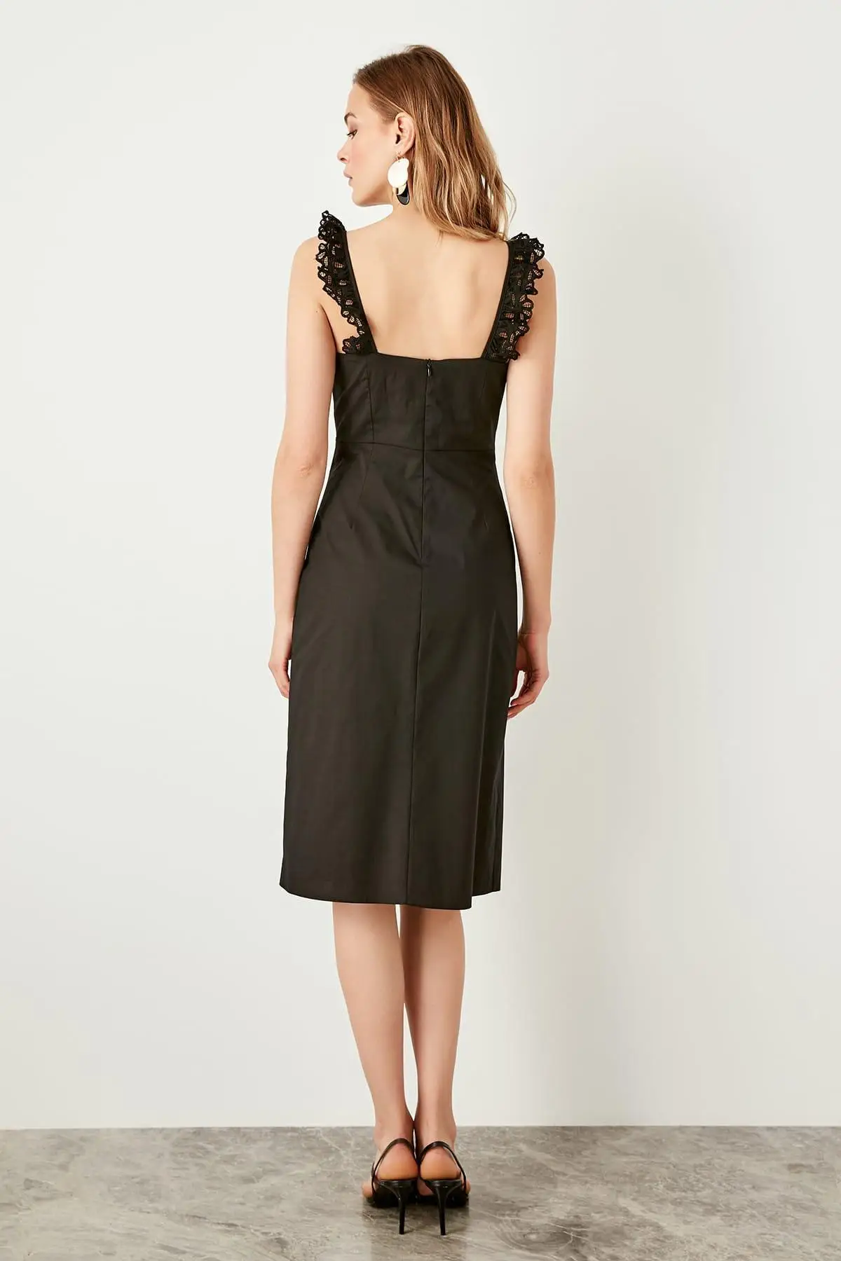Trendyol черное платье с открытыми плечами TWOSS19BB0265|Женские платья| |