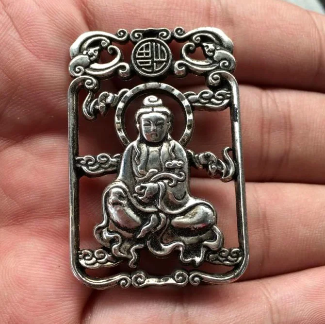 

Chinese Decorated Miao Silver Carving Lifelike Kwanyin Buddha Rare Lucky Pendant