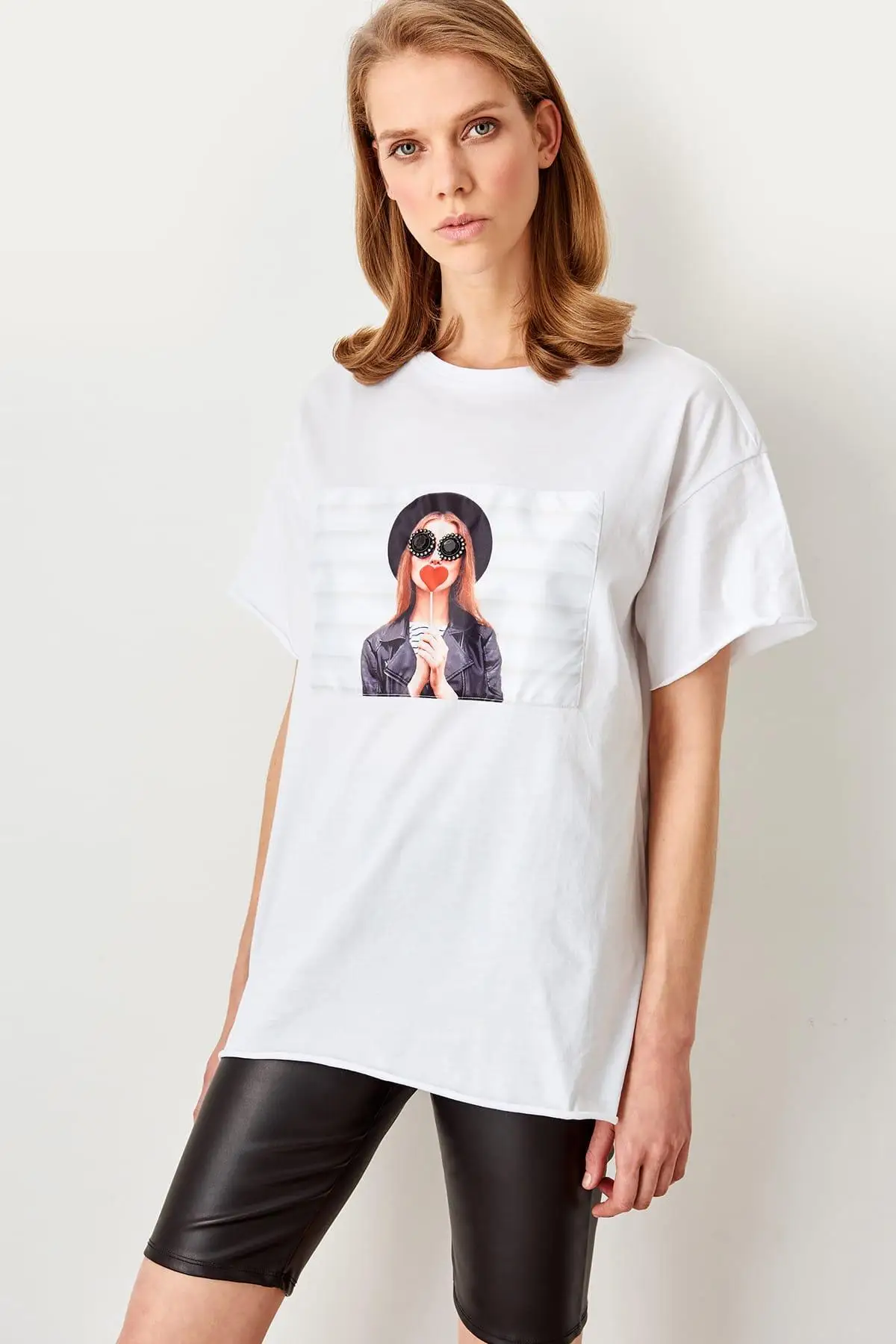 Trendyol White Printed Boyfriend Knitted T Shirt TWOSS19GN0021 | Женская одежда