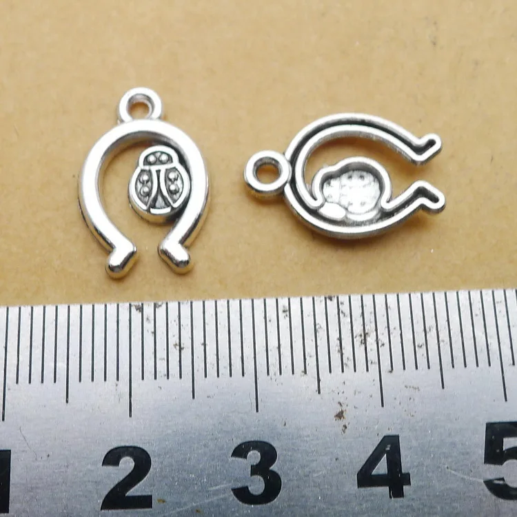 

200pcs Exquisite Horseshoe insect Popular in Europe America charms pendants 22.5*15.4mm Antique silver Handmade accessories