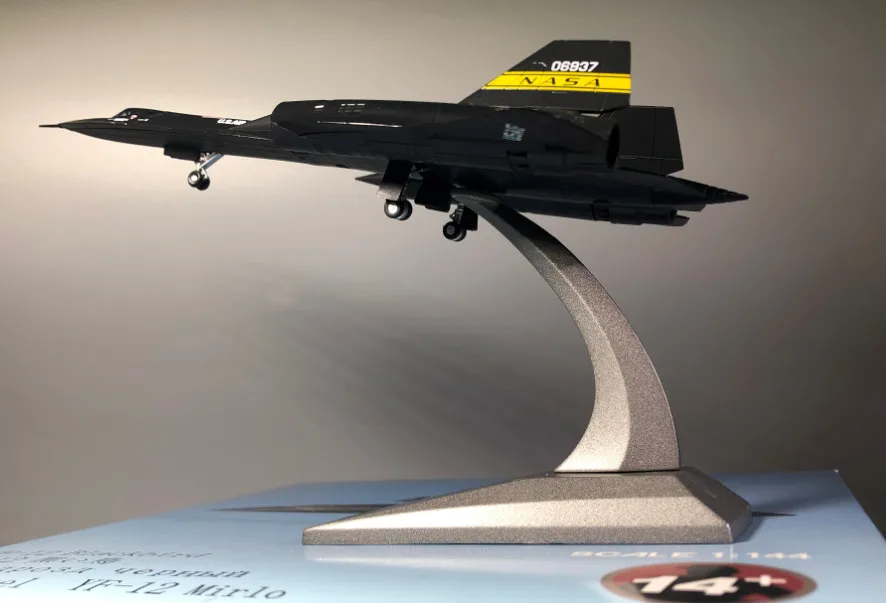 Особая цена 1/144 литье под давлением металлическая армия США SR71 Blackbird высокогорный