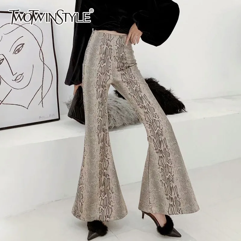 Женские расклешенные брюки TWOTWINSTYLE Осенние винтажные из искусственной кожи с