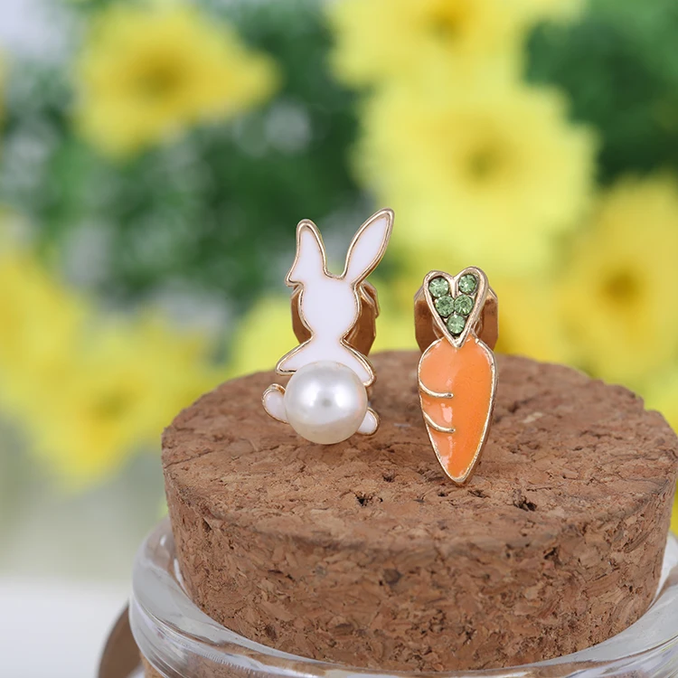 Милые серьги с кроликом и морковкой жемчугом асимметричные для ушей клипсы на