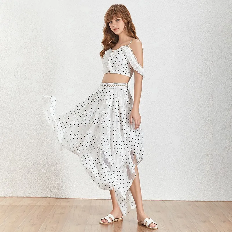 TWOTWINSTYLE женский костюм в горошек на бретелях с открытыми плечами короткие