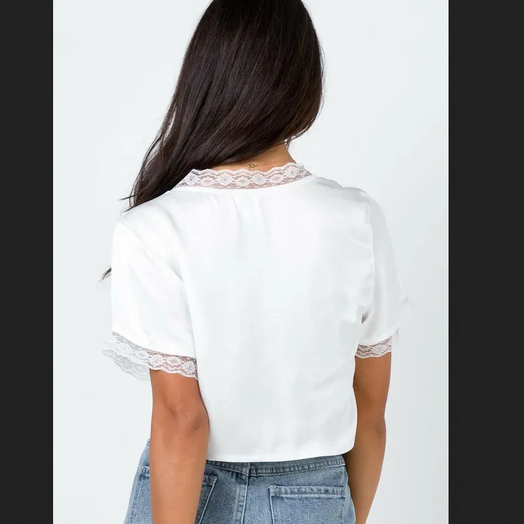 Фото New Fashion Women's Sexy Short Sleeve Lace Silk Satin Shirt Crop Tops Blouse Женская одежда New Fashion Women's Sexy Short Sleeve Lace Silk Satin Shirt Crop Tops Blouse Женская одежда
