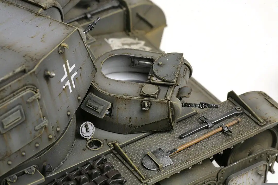 Amusing Hobby 35A0031/35 Panzerkampfwagen VI Neubaufahrzeug Krupp версия 2018|Наборы для сборки моделей| |