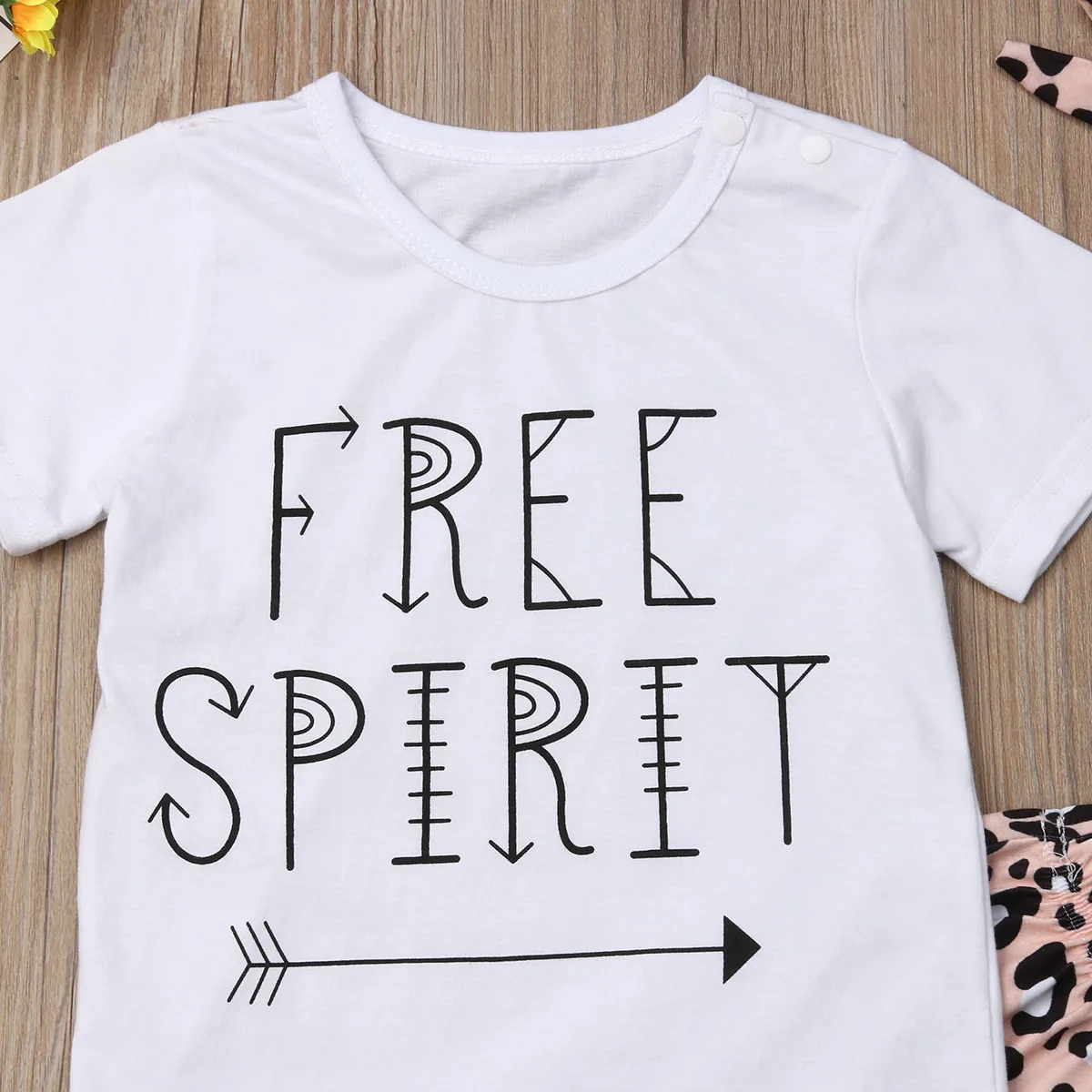 Летняя одежда для маленьких девочек футболка с коротким рукавом и принтом Free Spirit