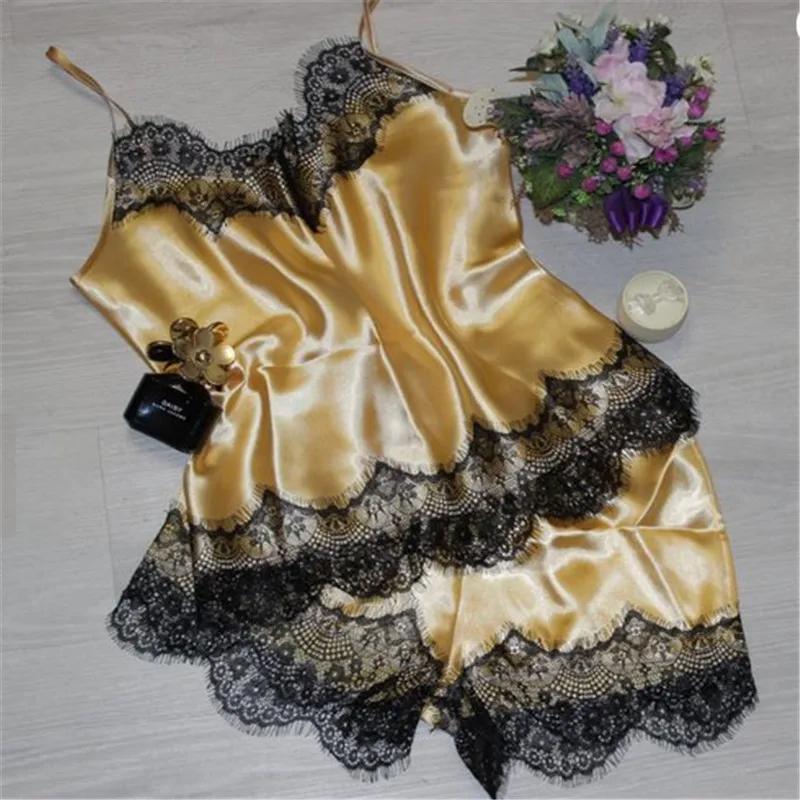 Женский пижамный комплект кружевной сатиновый без рукавов на бретельках +