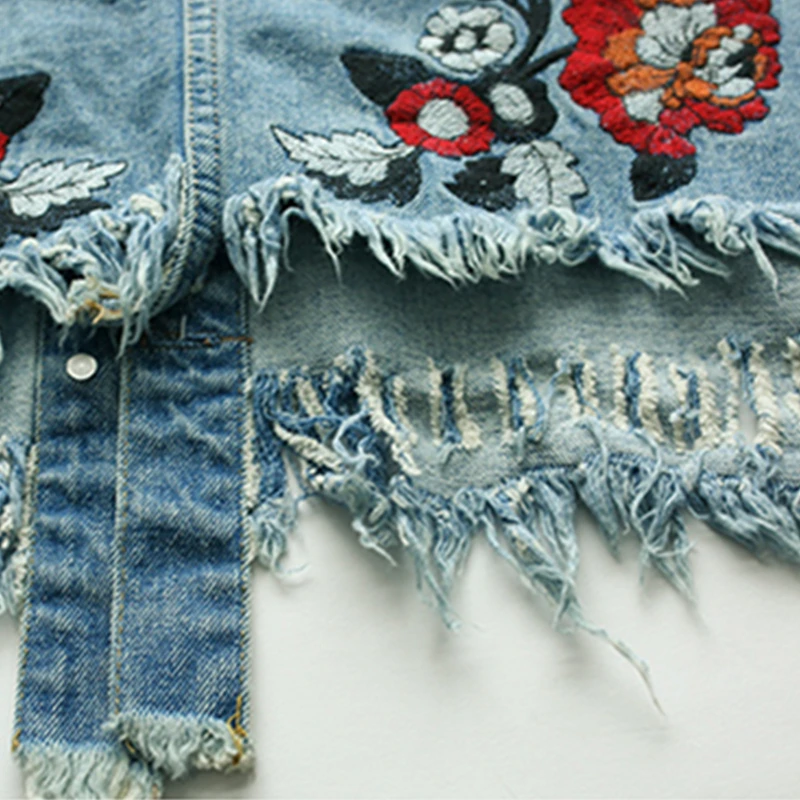 Весеннее женское джинсовое пальто с цветочным узором и вышивкой модное