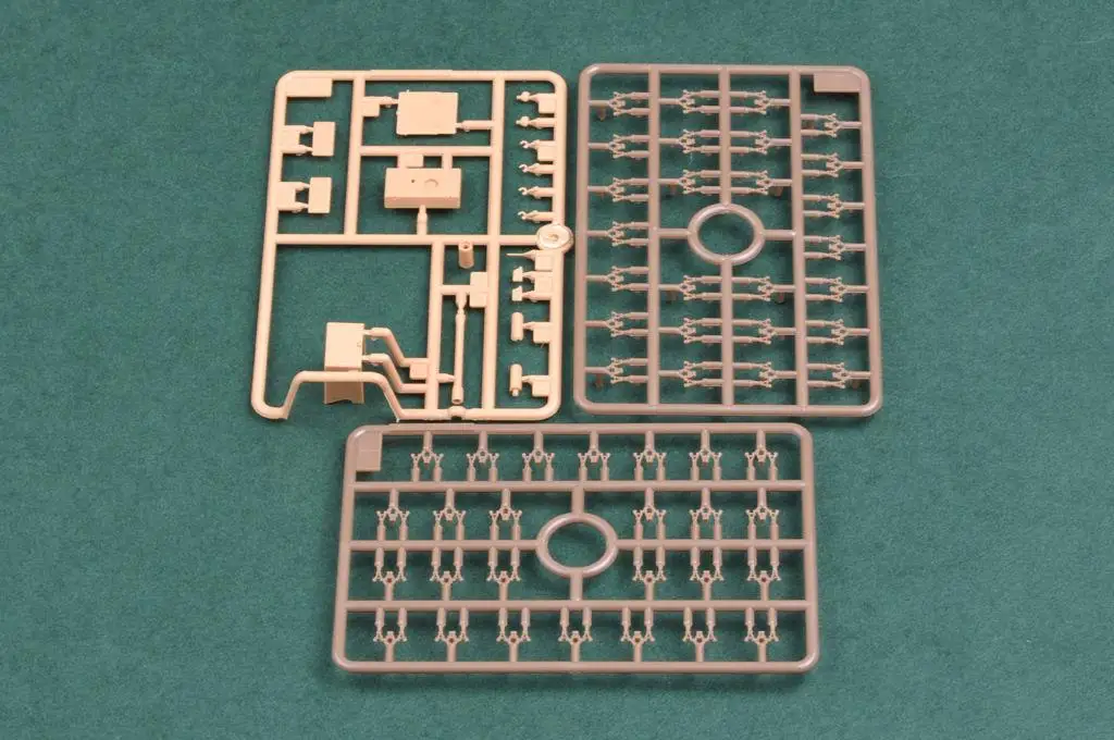 Hobbyboss 1/35 масштаб 82478 венгерский световой бак 38 м Toldi II (B40)|Наборы для сборки