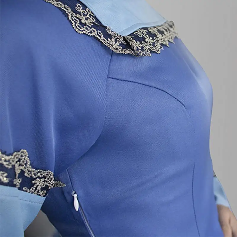 Ретро платье с квадратным воротником и длинными расклешенными рукавами