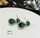 Короткие серьги из серебра 925 пробы с фианитами