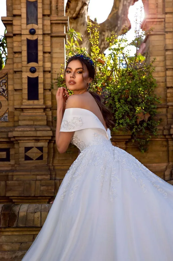 Платье для свадьбы Vivian's Bridal кружевное с вырезом на шее 2019 | Свадьбы и торжества