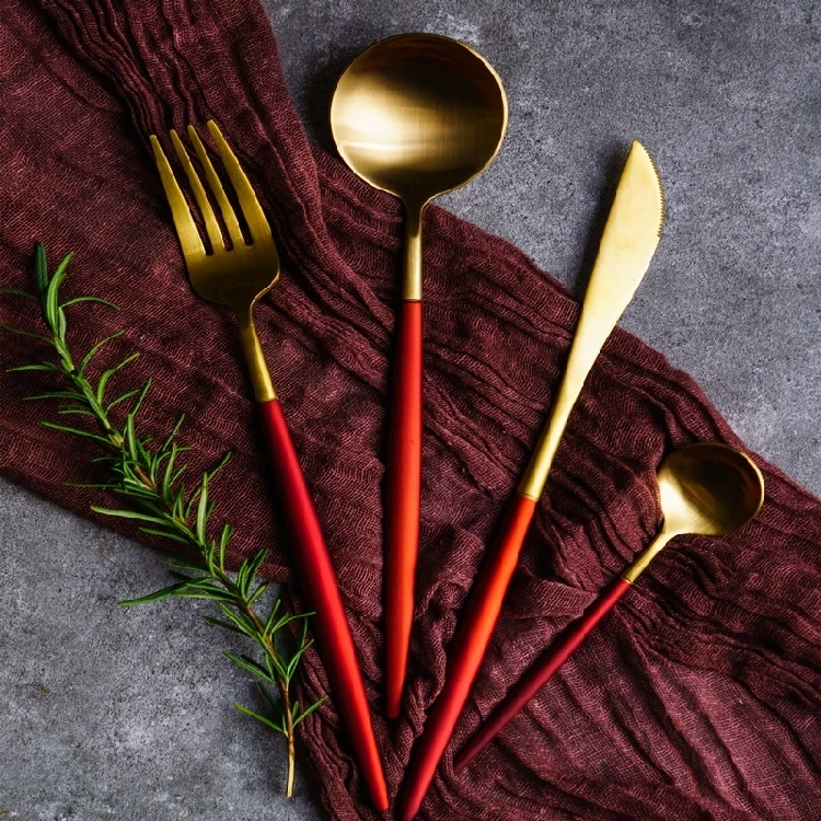 

Elegant Red Gold Silver Tableware Set 304 Stainless Steel Cutlery Dinnerware Golden Knife Forks Western Dinner Cutleries 4pcs