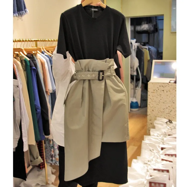 Женское платье с поясом повседневное однотонное средней длины о вырезом и