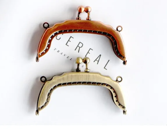 

Мини Милый Винтажный Гладкий металлический кошелек 8 см в бронзовой оправе с застежкой «Kiss», ручная работа, 2 ручки