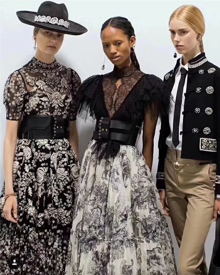 Женское льняное платье с круглым вырезом DEAT кружевное трапециевидной формы