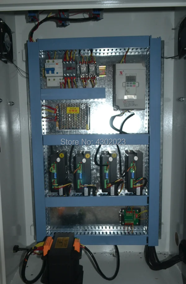 4 оси маршрутизатор с ЧПУ для настольного компьютера Тип 6090 2.2KW шпинделя |