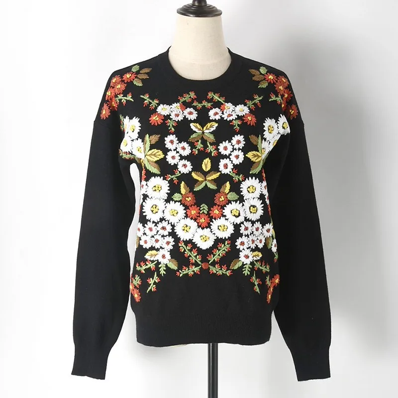 Autumn and winter new fashion retro hand embroidery chrysanthemum sweater women's head | Женская одежда