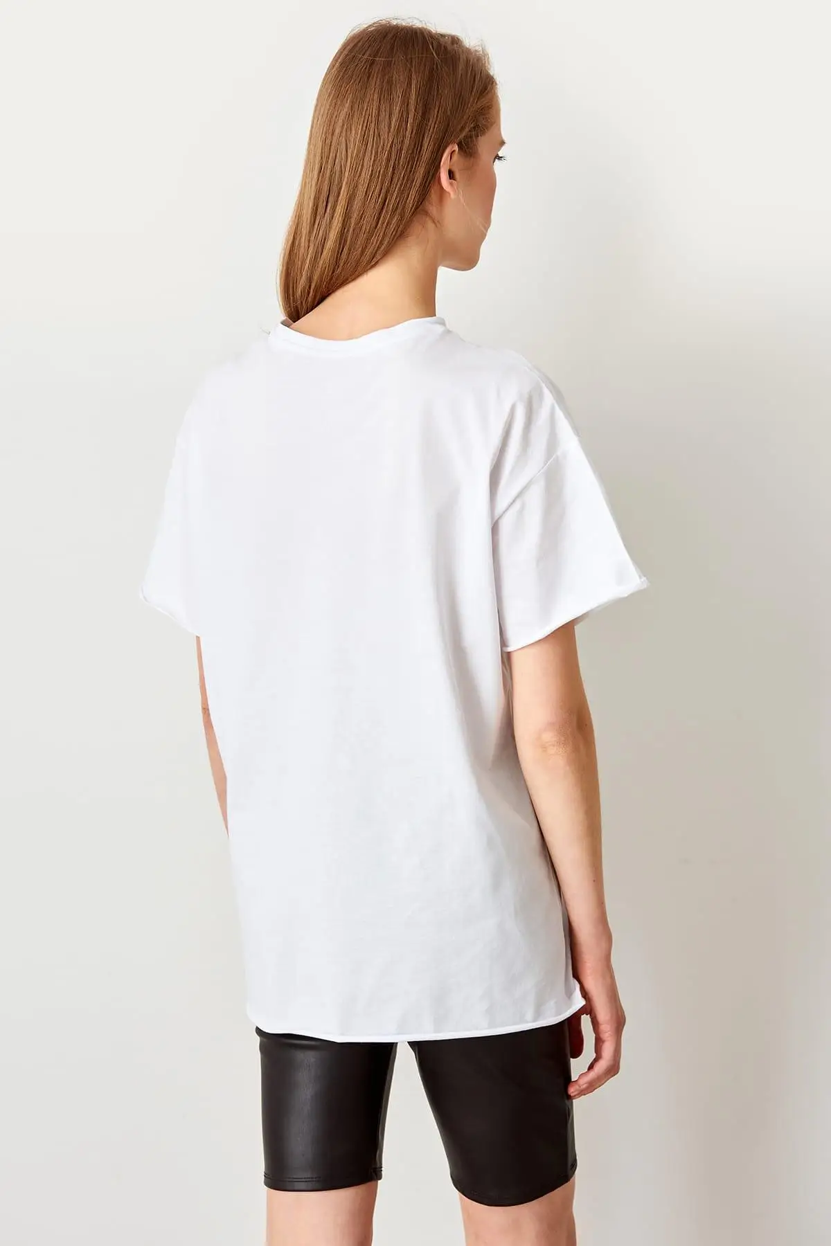 Trendyol White Printed Boyfriend Knitted T Shirt TWOSS19GN0021 | Женская одежда