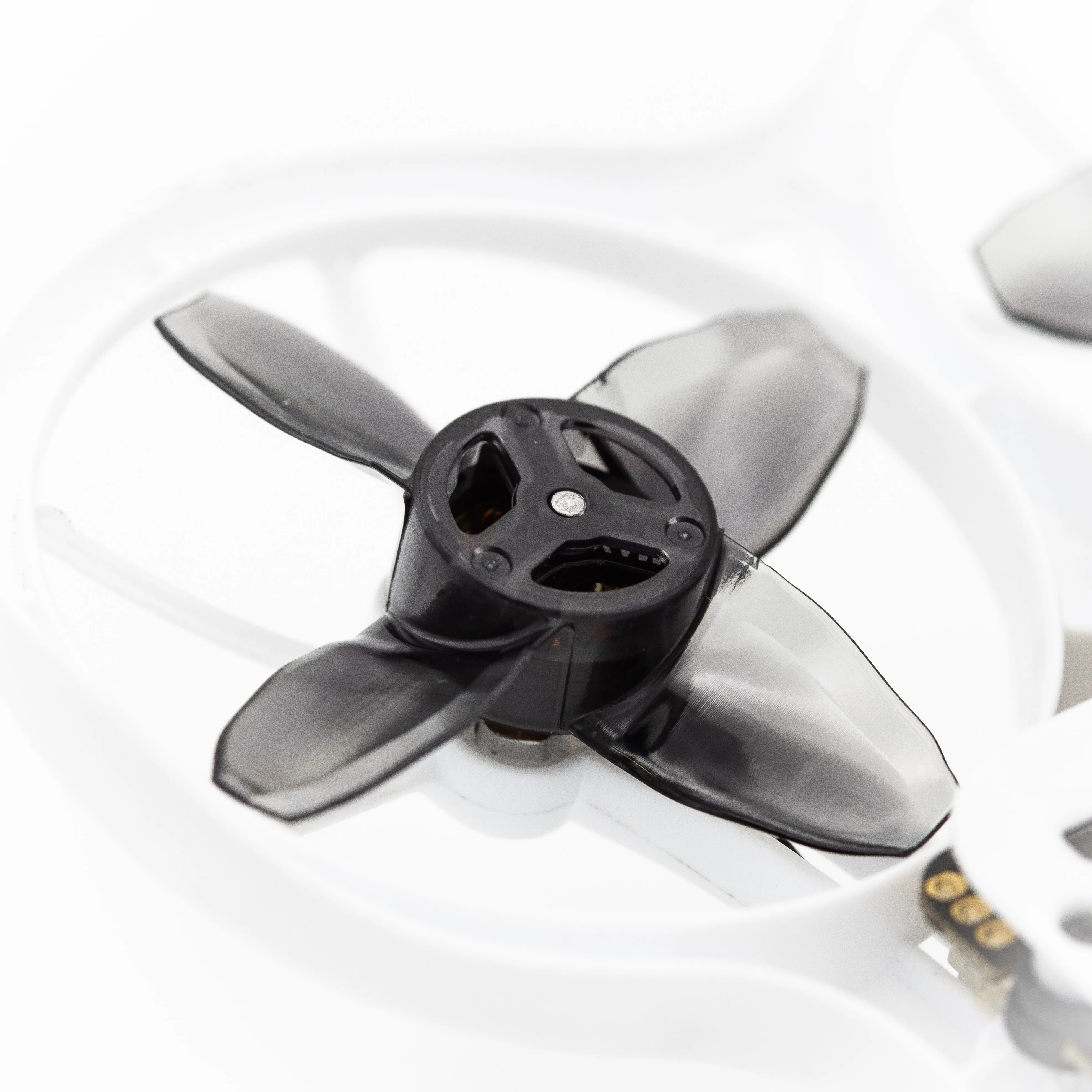 Пропеллеры EMAX Avan Tinyhawk TH Turtlemode прозрачные красные 2CW + 2CCW 4 лопасти 40 мм для