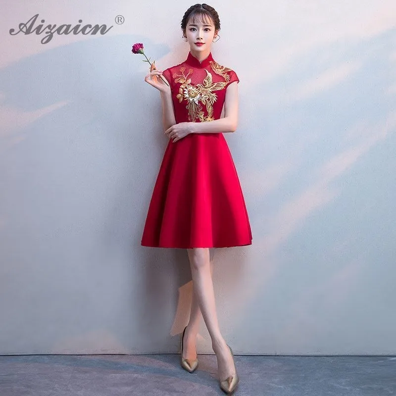 Красный невесты короткий Cheongsam Современная вышивка Qi Pao женский китайский традиционный свадебный платье Ципао Chinoise вечерние платья