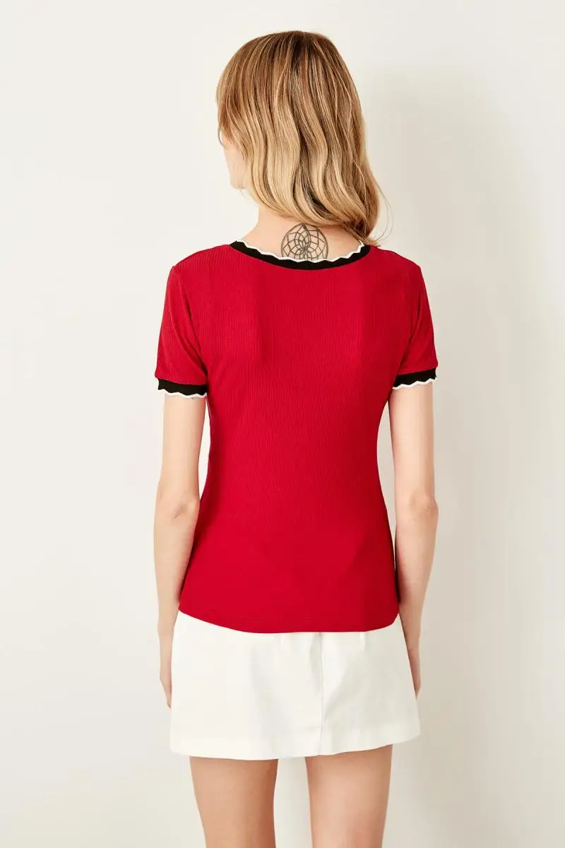Trendyol Красная Трикотажная блузка в рубчик TWOSS19FV0086 |