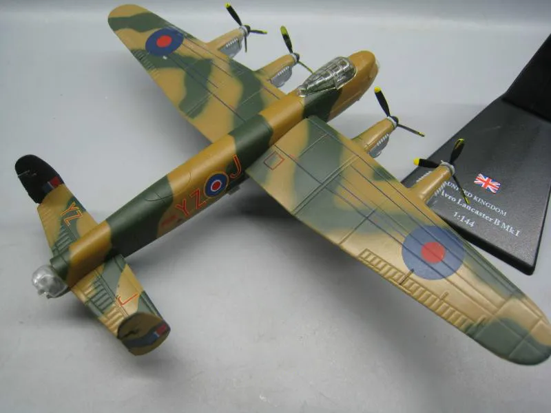 AMER масштаб 1/144 военная модель игрушки 1945 Avro Lancaster B MKI бомбардировщика для