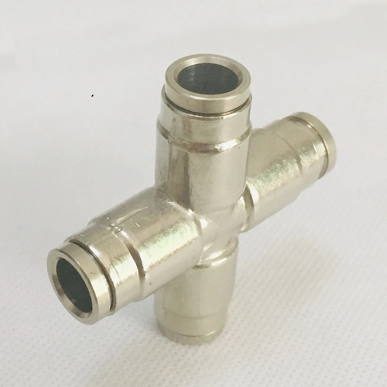 Четырехсторонний соединитель 9 52 мм труб системы охлаждения туманом латунный